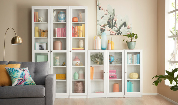 Maak een bed Aanzetten Pickering Kobi Small Wide Bookcase With Glass Doors in White | Fantastic Furniture